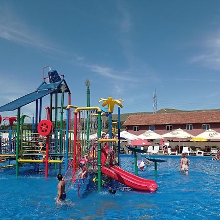 Pensiunea Casa Zanelor Floreşti Buitenkant foto